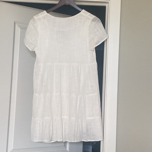 White dress - Picture 2 of 2